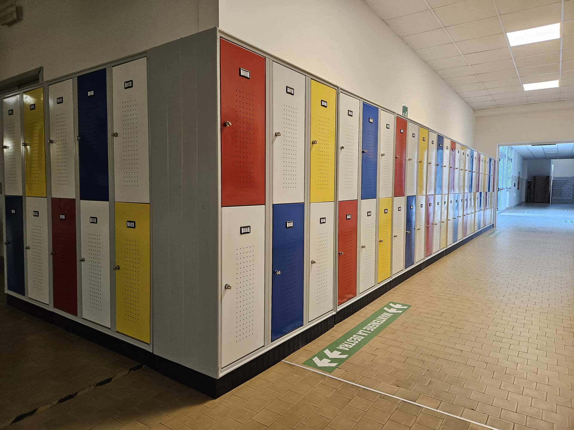 Ecco un liceo che ha scelto gli armadietti metallici Fasma